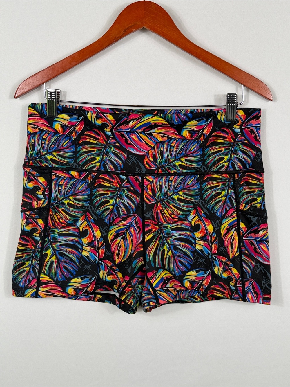 Constantly Varied Gear Black Multicolor Tropical Leaf Athletic Shorts. Size L
